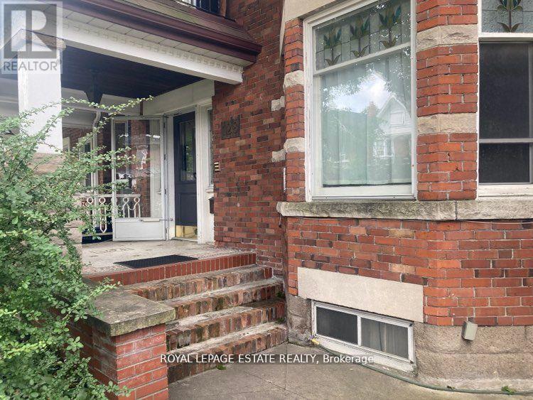 128 Mavety Street, Toronto, Ontario  M6P 2L9 - Photo 3 - W13698832
