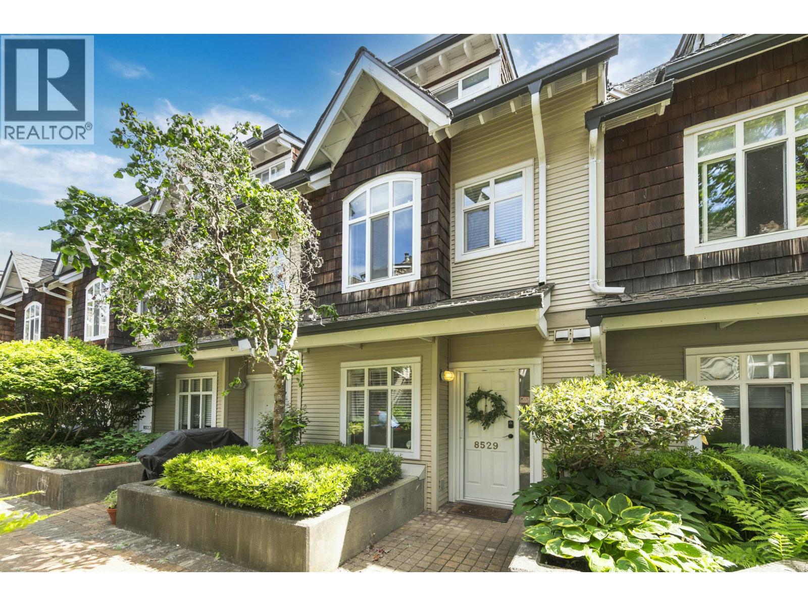 8529 JELLICOE STREET, Vancouver, British Columbia