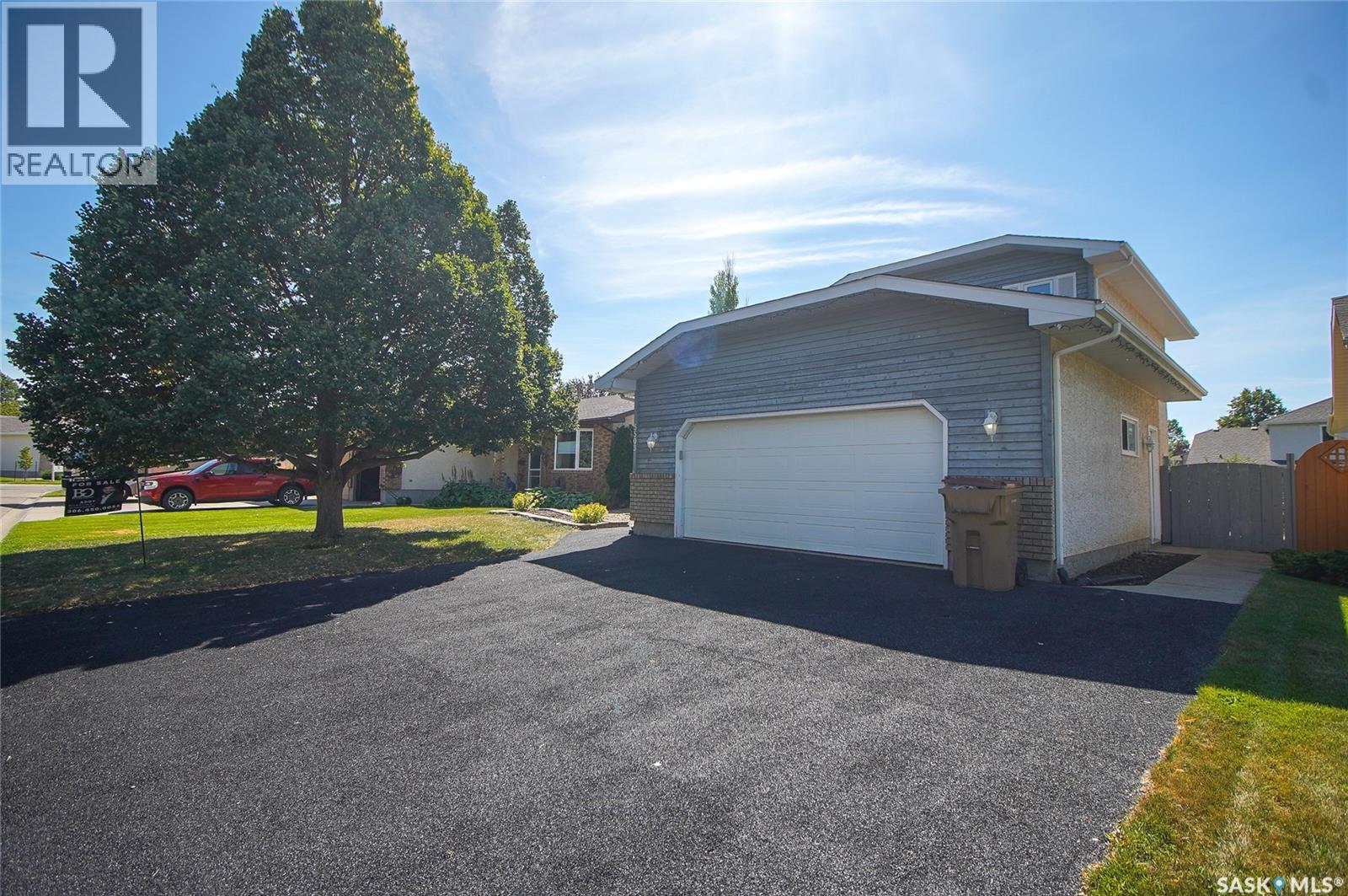 5503 Ballantine Court, Regina, Saskatchewan  S4X 4K4 - Photo 2 - SK042543