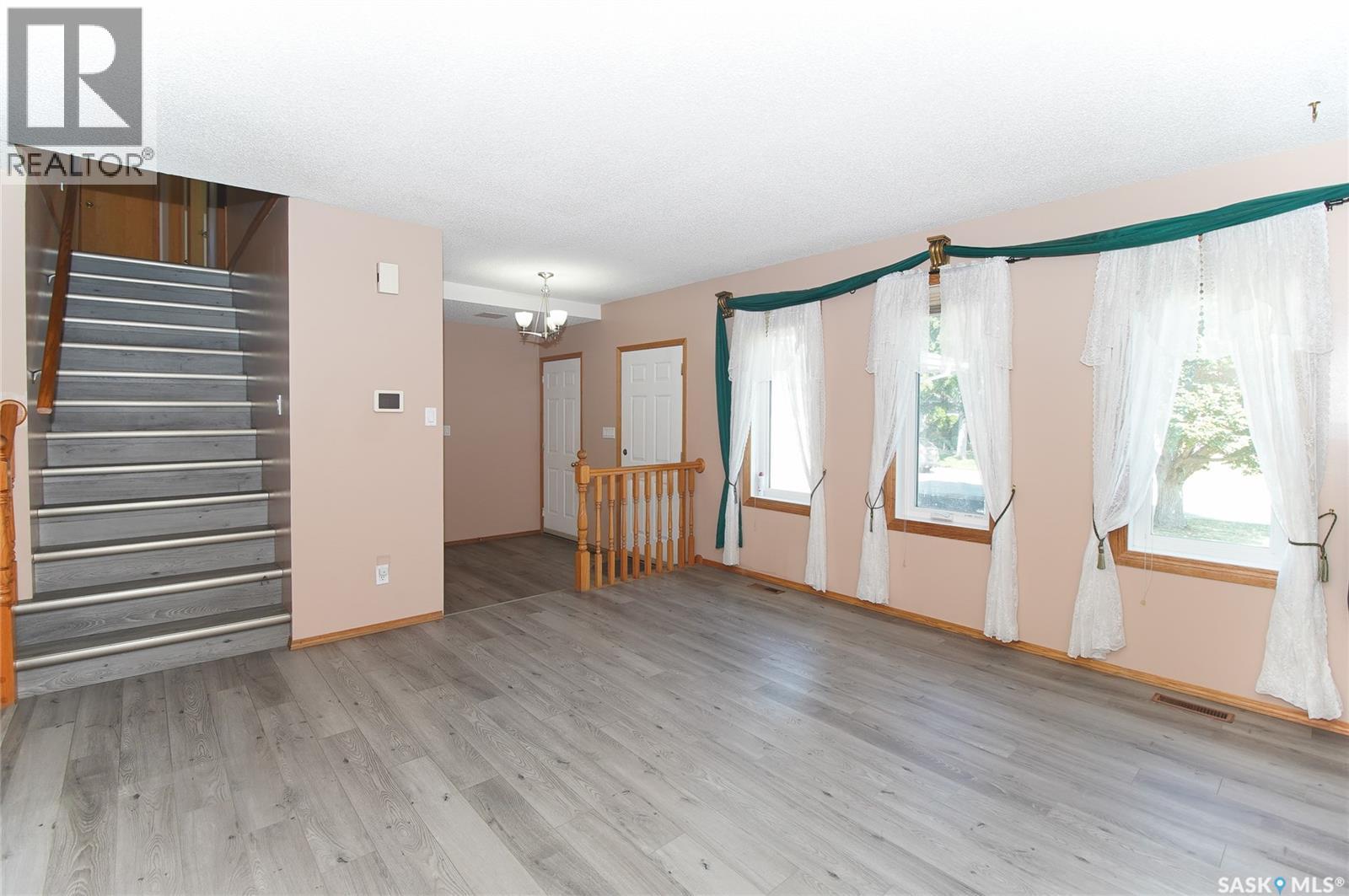 5503 Ballantine Court, Regina, Saskatchewan  S4X 4K4 - Photo 8 - SK042543