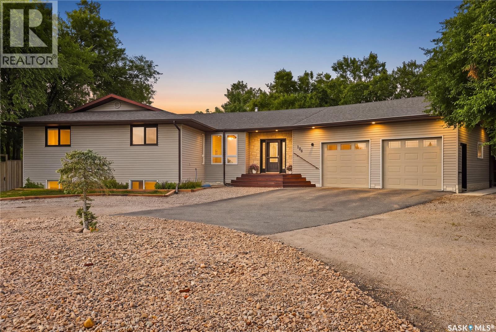 306 Valleyview BOULEVARD, Caronport, Saskatchewan