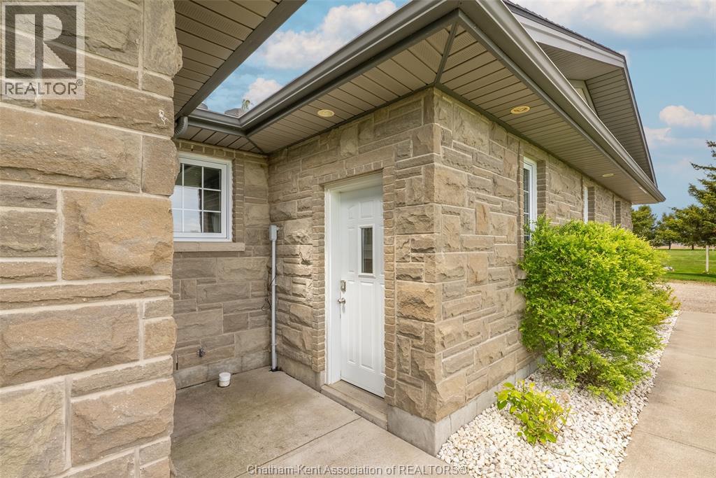 18400 Marine Park Drive, Rondeau Bay Estates, Ontario  N0P 1X0 - Photo 33 - 26020428