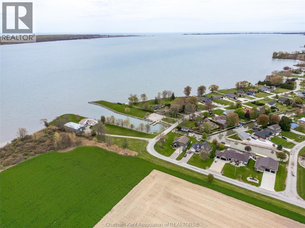 18400 Marine Park Drive, Rondeau Bay Estates, Ontario  N0P 1X0 - Photo 41 - 26020428