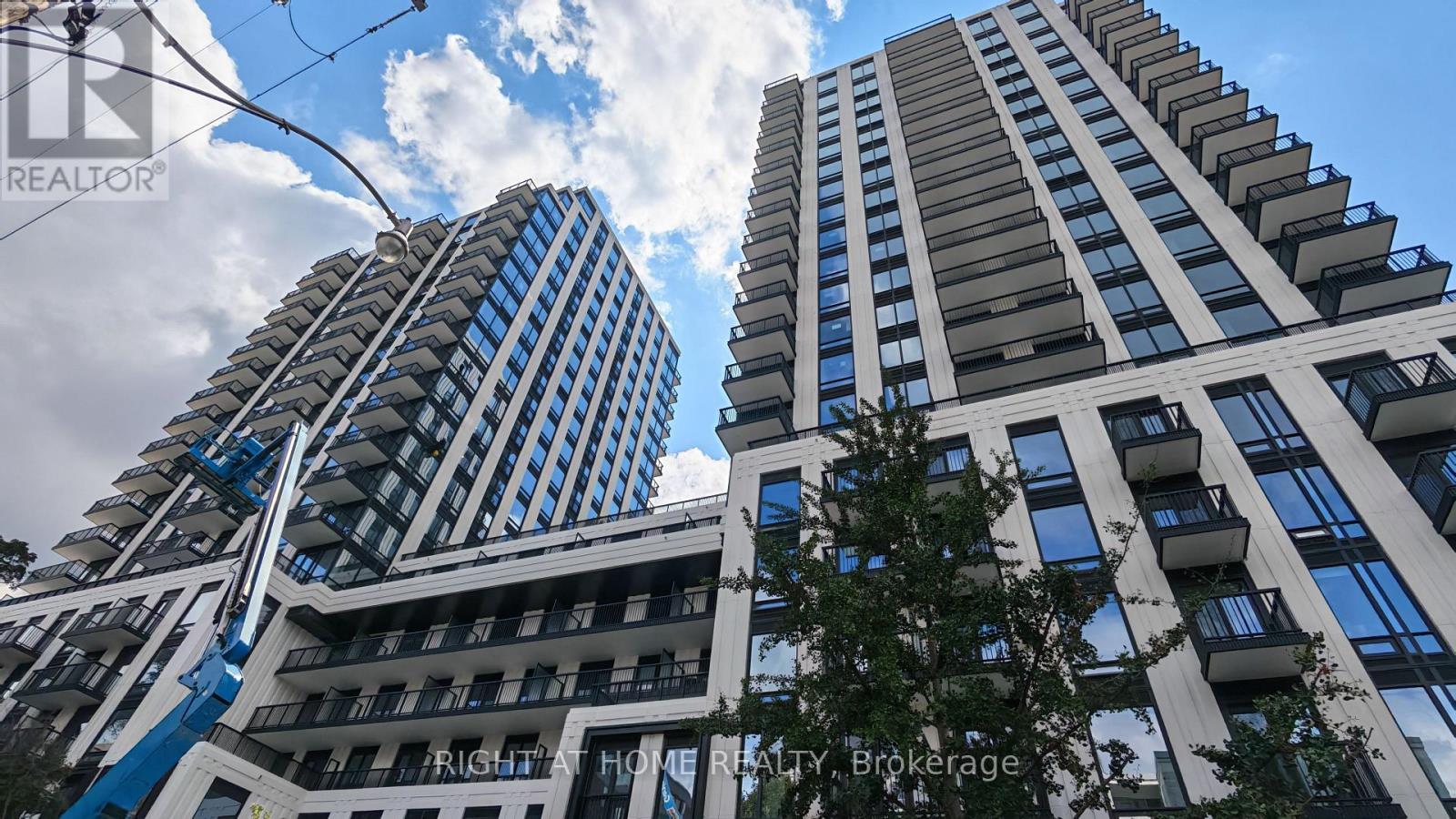 1719 - 89 MONTCLAIR AVENUE, Toronto, Ontario