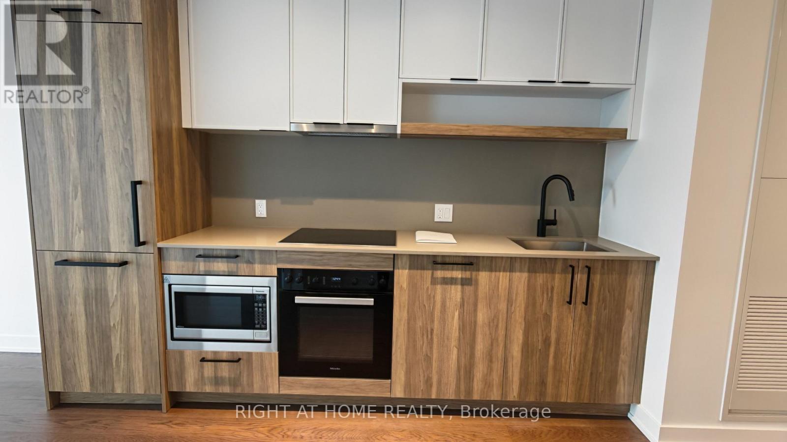 1719 - 89 Montclair Avenue, Toronto, Ontario  M5P 0A9 - Photo 3 - C13698854