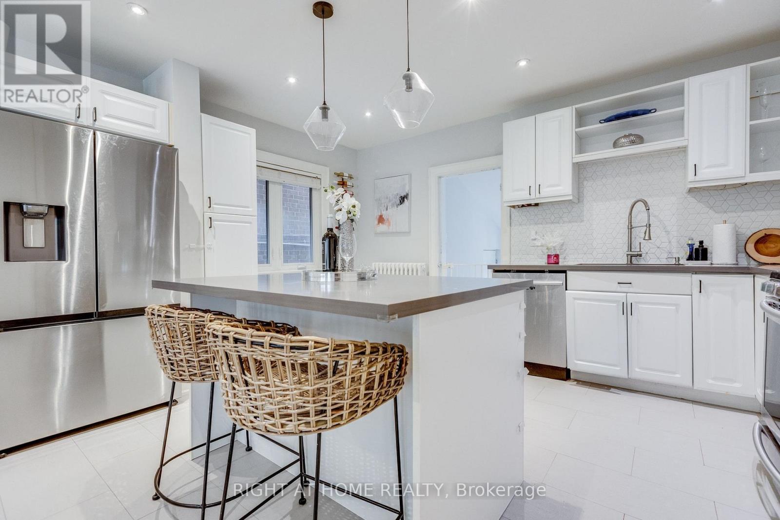 386 Winona Drive, Toronto, Ontario  M6C 3T5 - Photo 14 - C13698878