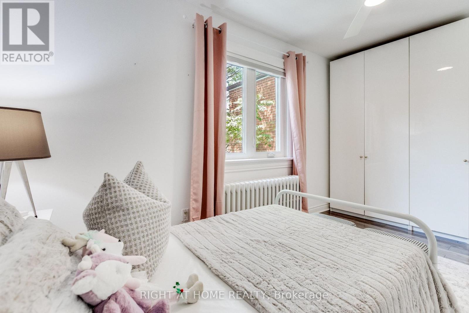 386 Winona Drive, Toronto, Ontario  M6C 3T5 - Photo 24 - C13698878