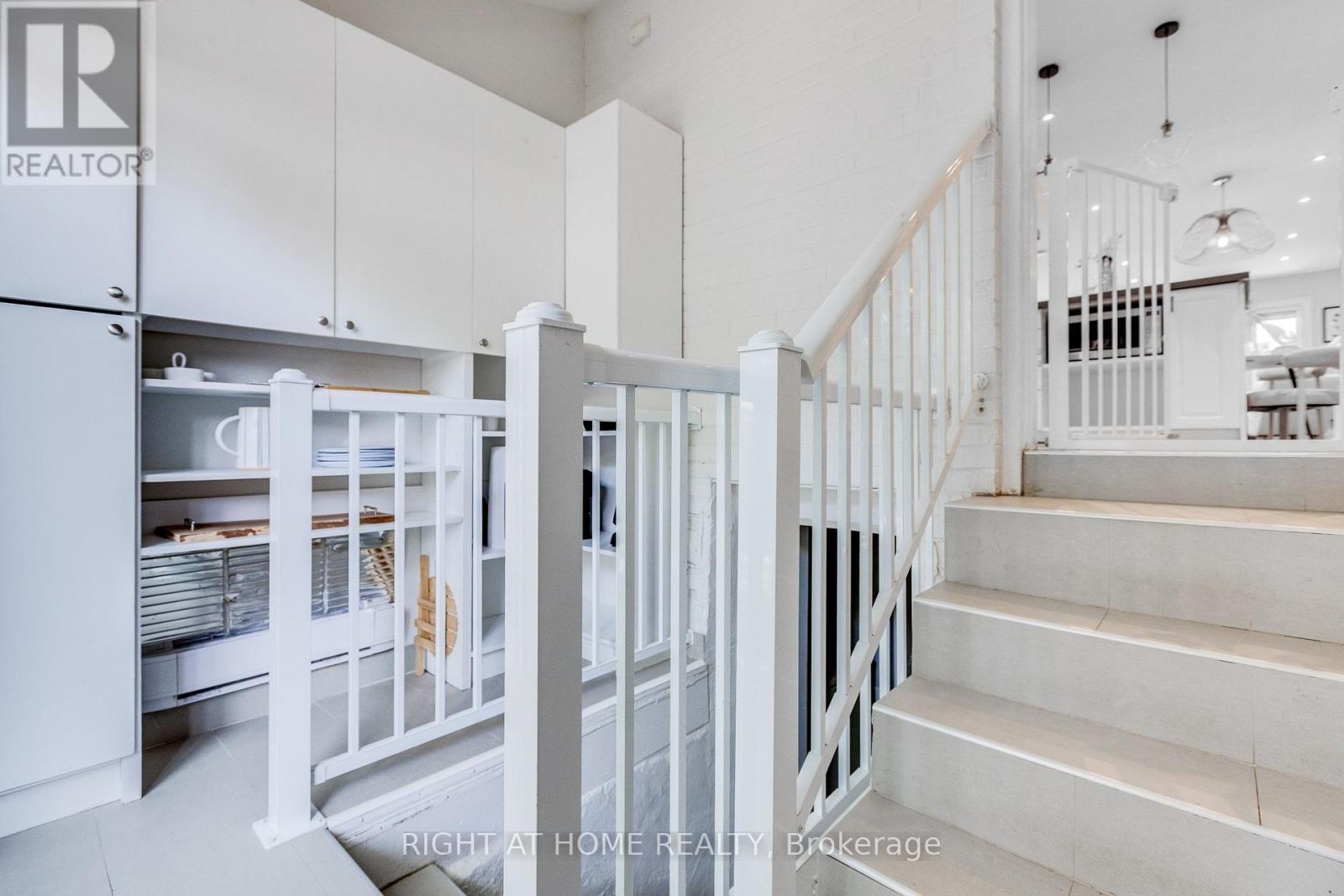 386 Winona Drive, Toronto, Ontario  M6C 3T5 - Photo 27 - C13698878