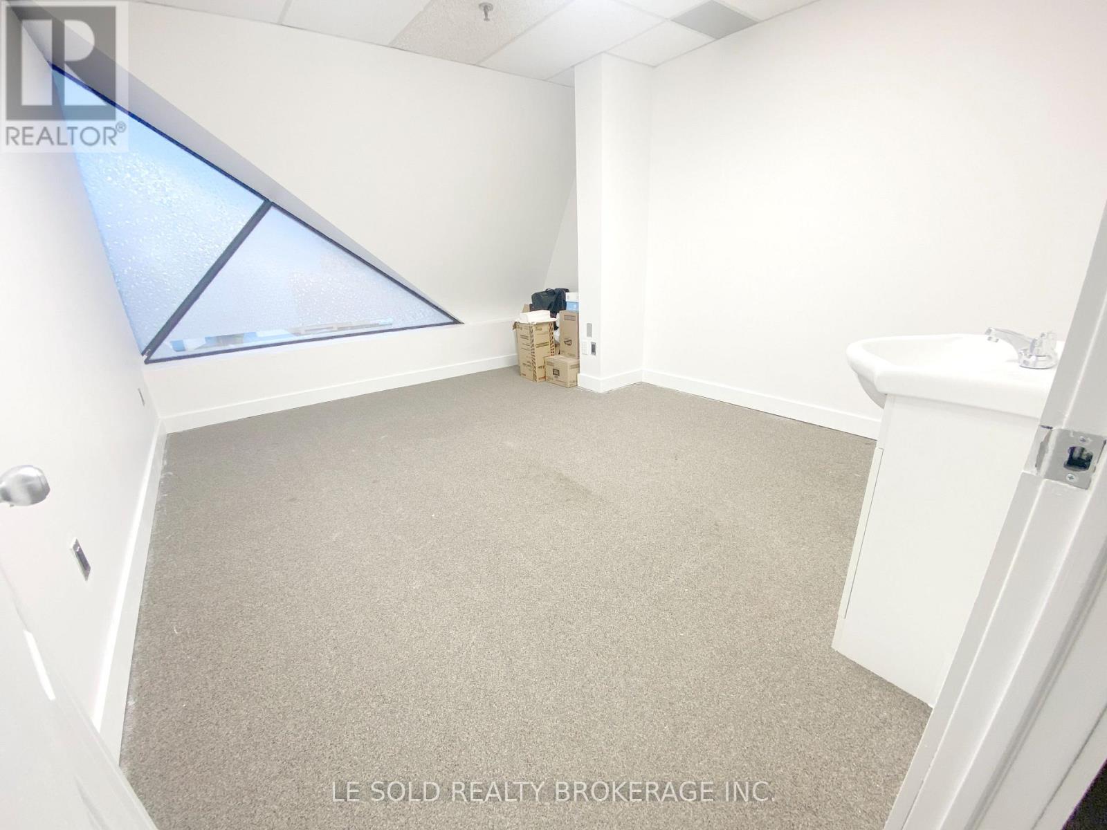 4 (2nd Floor C ) - 117 Ringwood Drive, Whitchurch-Stouffville, Ontario  L4A 8C1 - Photo 10 - N13698856