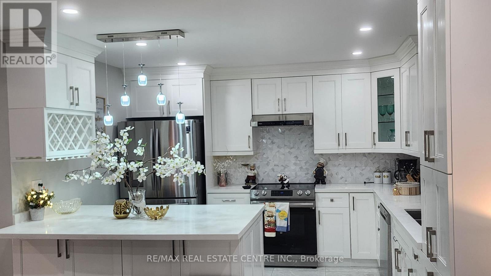 Main - 4079 Trapper Crescent, Mississauga, Ontario  L5L 3A7 - Photo 15 - W13698846