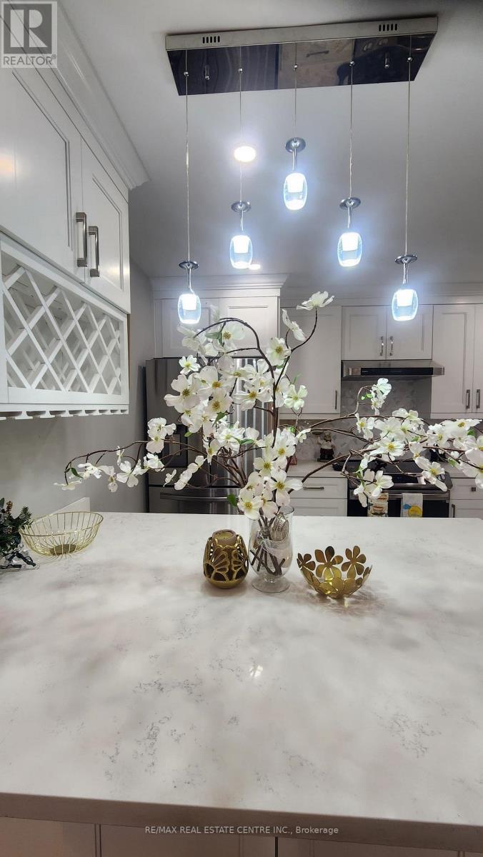 Main - 4079 Trapper Crescent, Mississauga, Ontario  L5L 3A7 - Photo 23 - W13698846