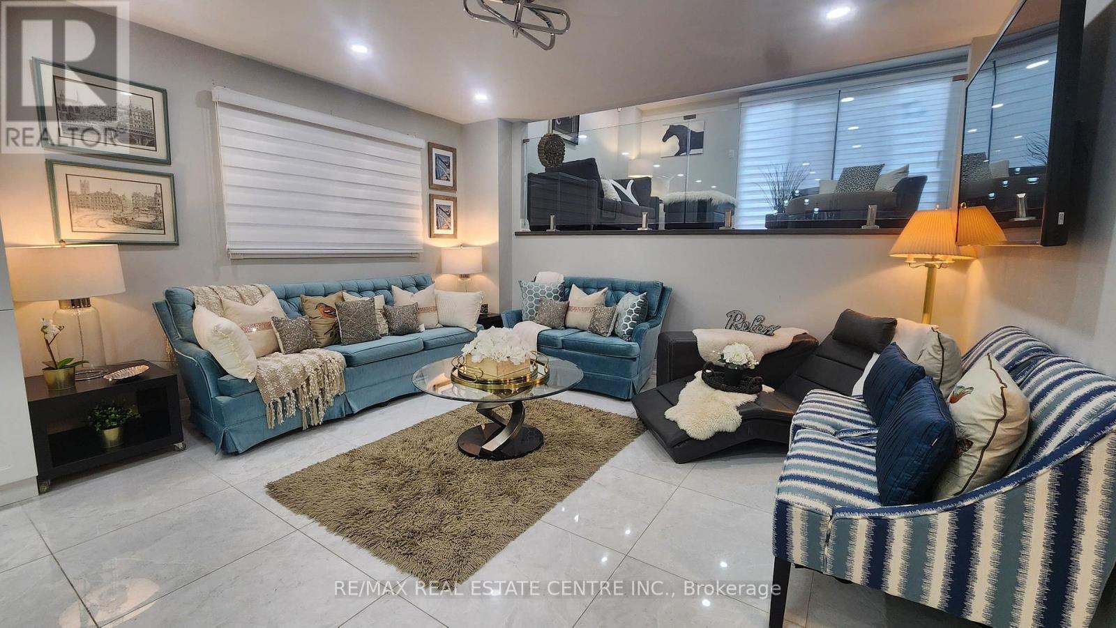 Main - 4079 Trapper Crescent, Mississauga, Ontario  L5L 3A7 - Photo 5 - W13698846