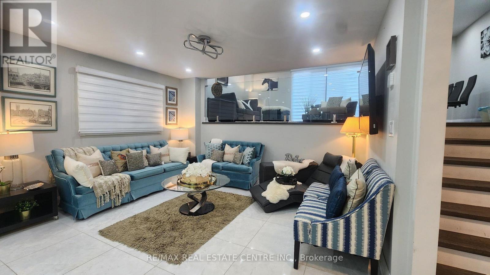 Main - 4079 Trapper Crescent, Mississauga, Ontario  L5L 3A7 - Photo 7 - W13698846