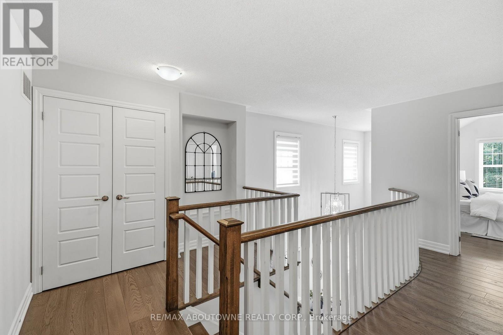 290 Wisteria Way, Oakville, Ontario  L6M 1L6 - Photo 29 - W13698862