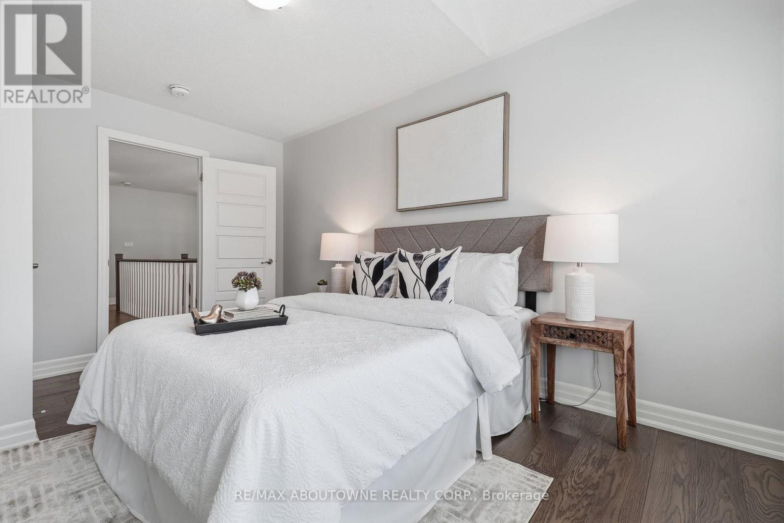 290 Wisteria Way, Oakville, Ontario  L6M 1L6 - Photo 37 - W13698862