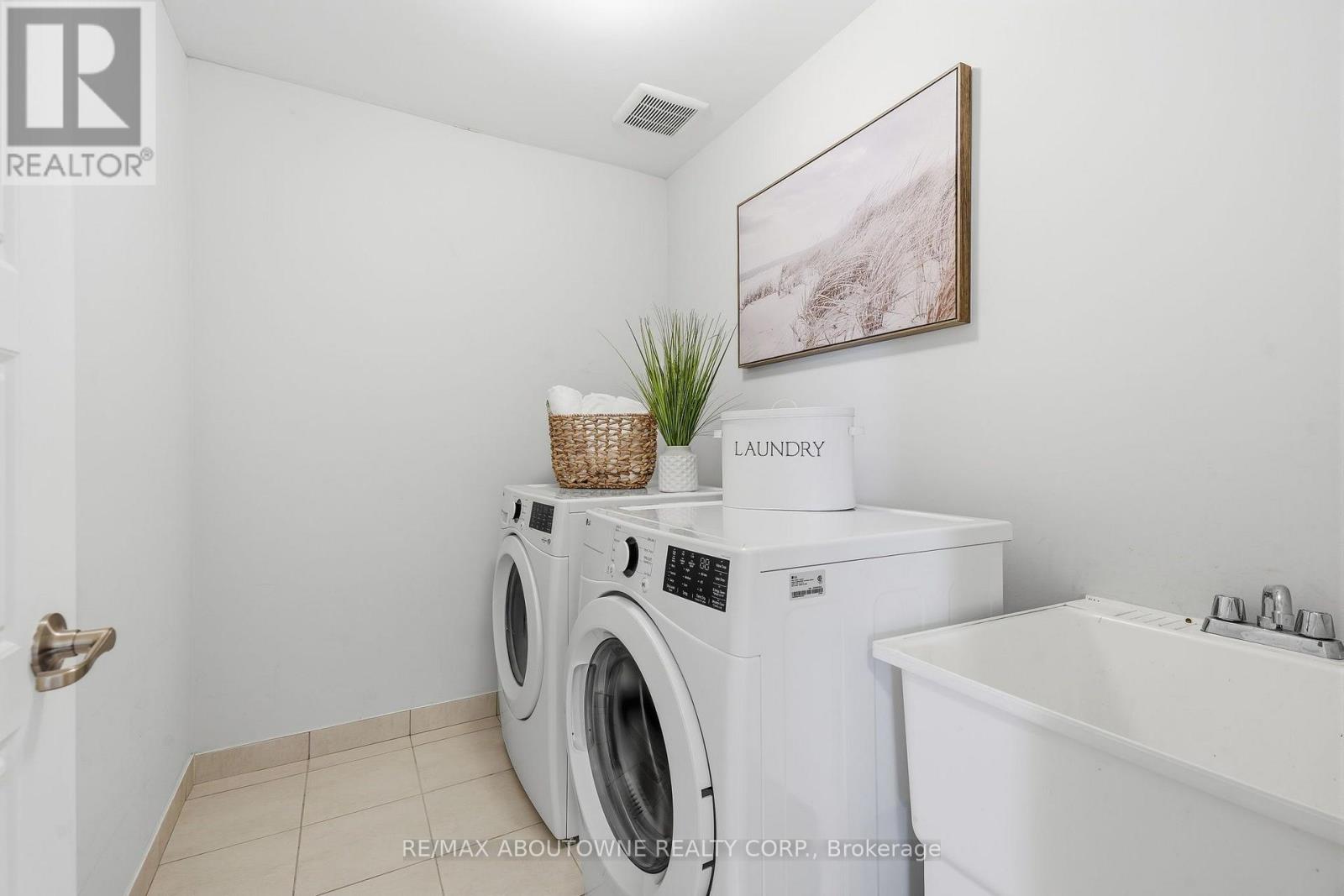 290 Wisteria Way, Oakville, Ontario  L6M 1L6 - Photo 42 - W13698862