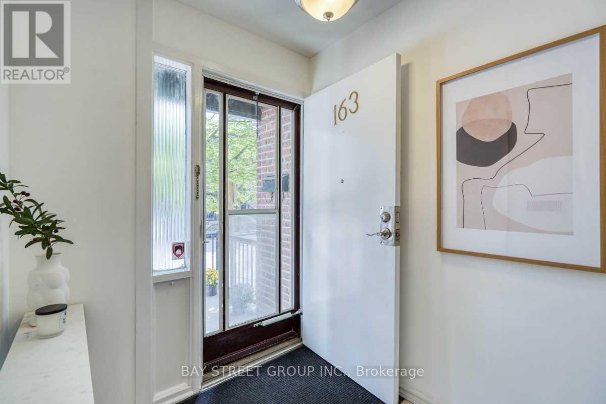 163 Song Meadoway, Toronto, Ontario  M2H 2V1 - Photo 2 - C13698828