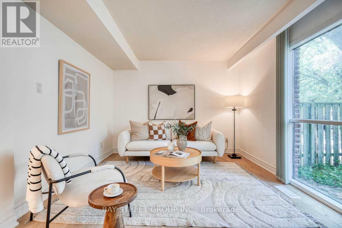 163 Song Meadoway, Toronto, Ontario  M2H 2V1 - Photo 6 - C13698828