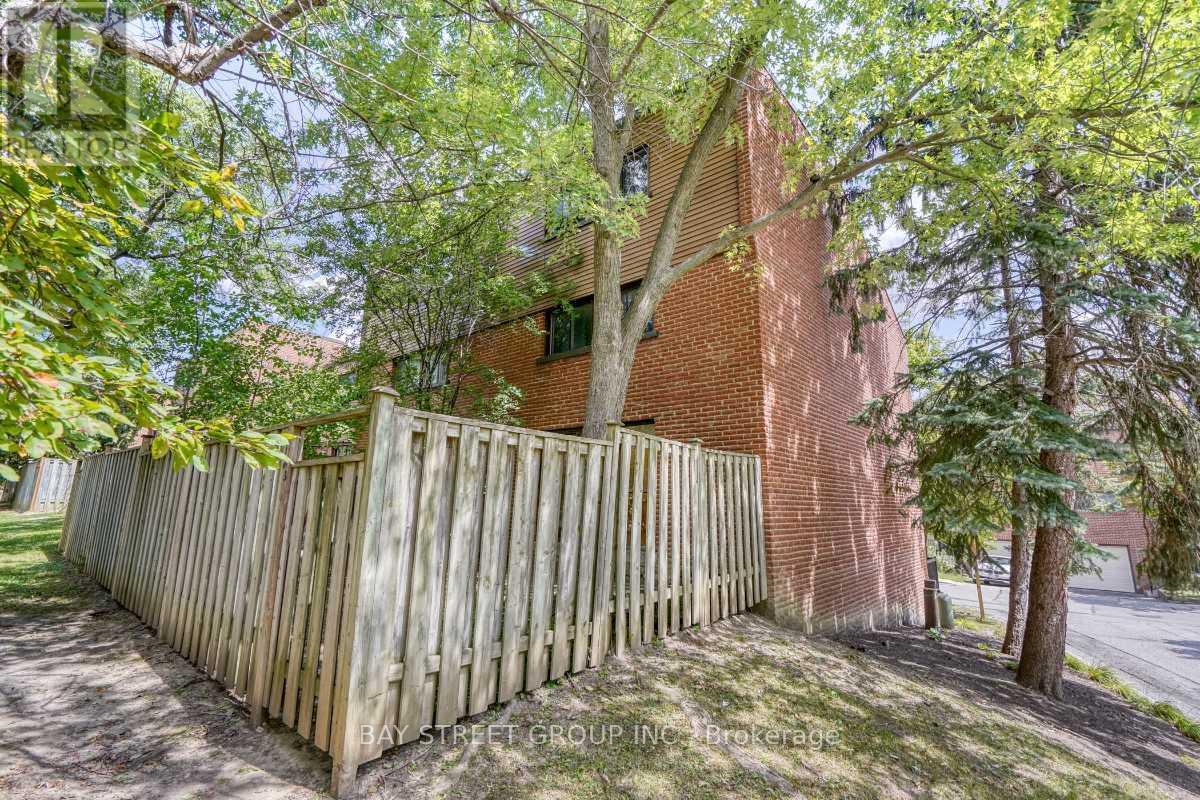 163 Song Meadoway, Toronto, Ontario  M2H 2V1 - Photo 32 - C13698828