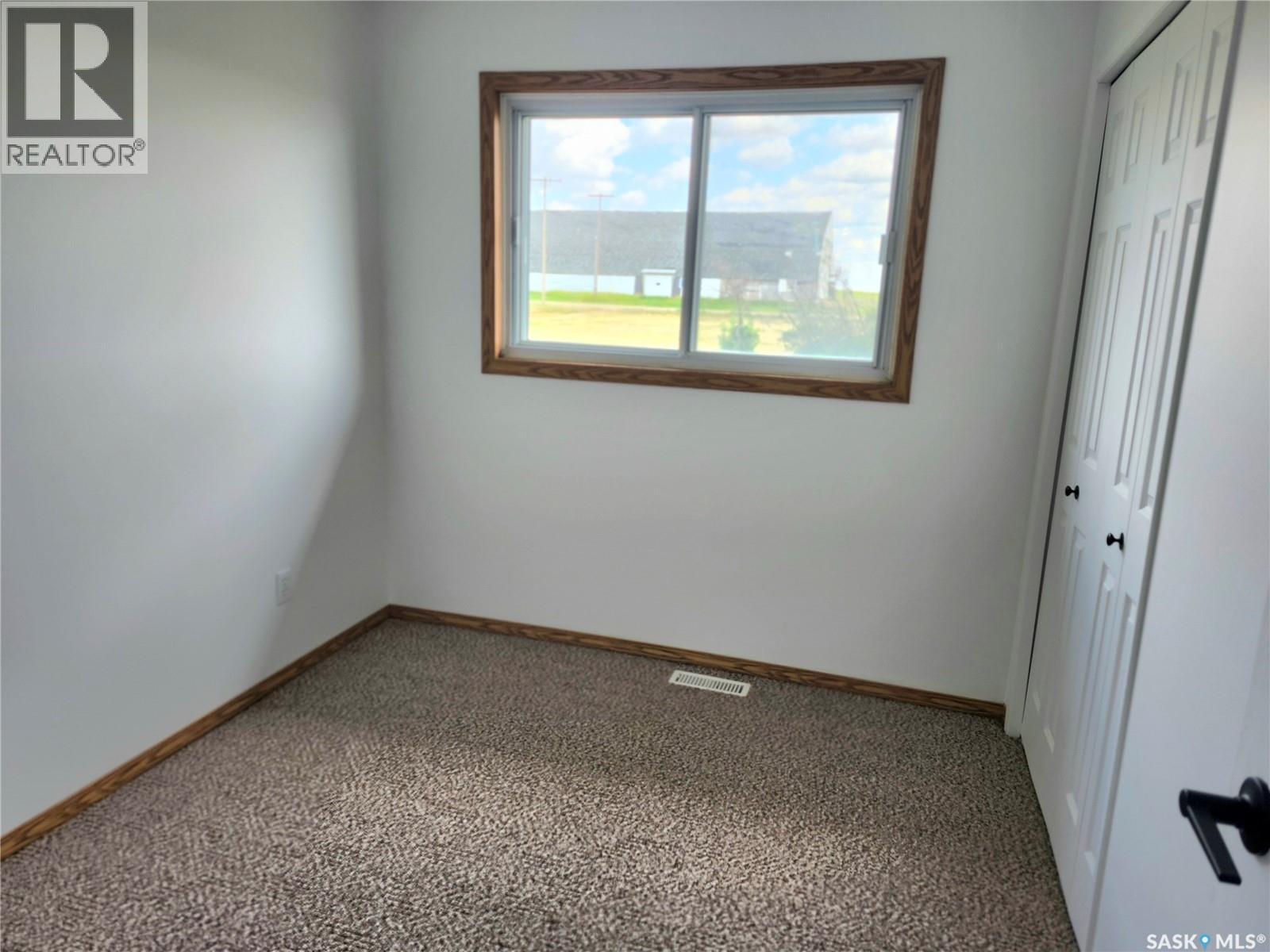 117 Railway Avenue, Prelate, Saskatchewan  S0N 2B0 - Photo 12 - SK046093