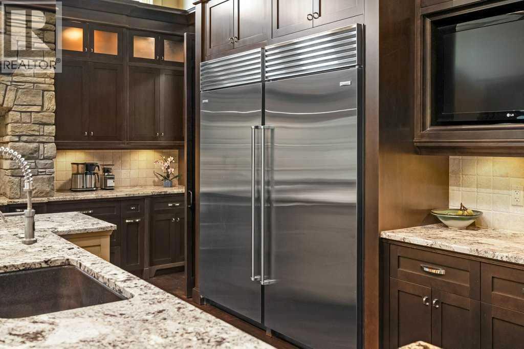 136 Posthill Drive SW, Calgary, Alberta  T3H 0J1 - Photo 5 - A2338334