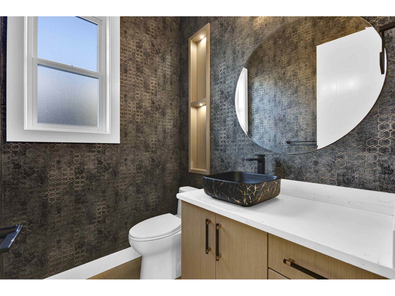 102 16633 18a Avenue, Surrey, British Columbia V3Z 1A2 - Photo 9 - R3157627