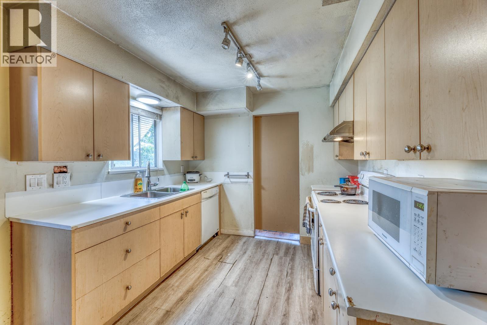 920 Harris Avenue, Coquitlam, British Columbia  V3K 1S1 - Photo 12 - R3157705