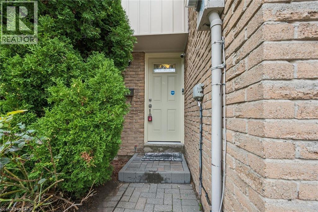 1558 Lancaster Drive Unit# 69, Oakville, Ontario  L6H 2Z4 - Photo 4 - 40853824