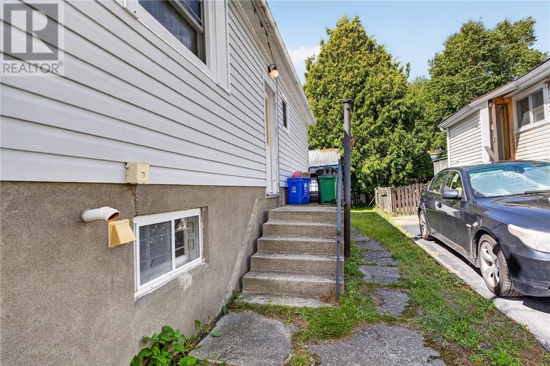 151 First Avenue, Greater Sudbury, Ontario  P3B 3L3 - Photo 2 - 2129835