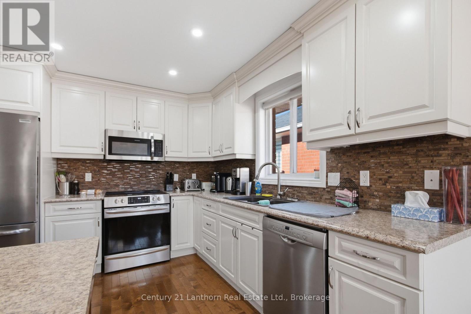 28 Hickory Grove, Belleville, Ontario  K8N 5Y1 - Photo 11 - X13698944