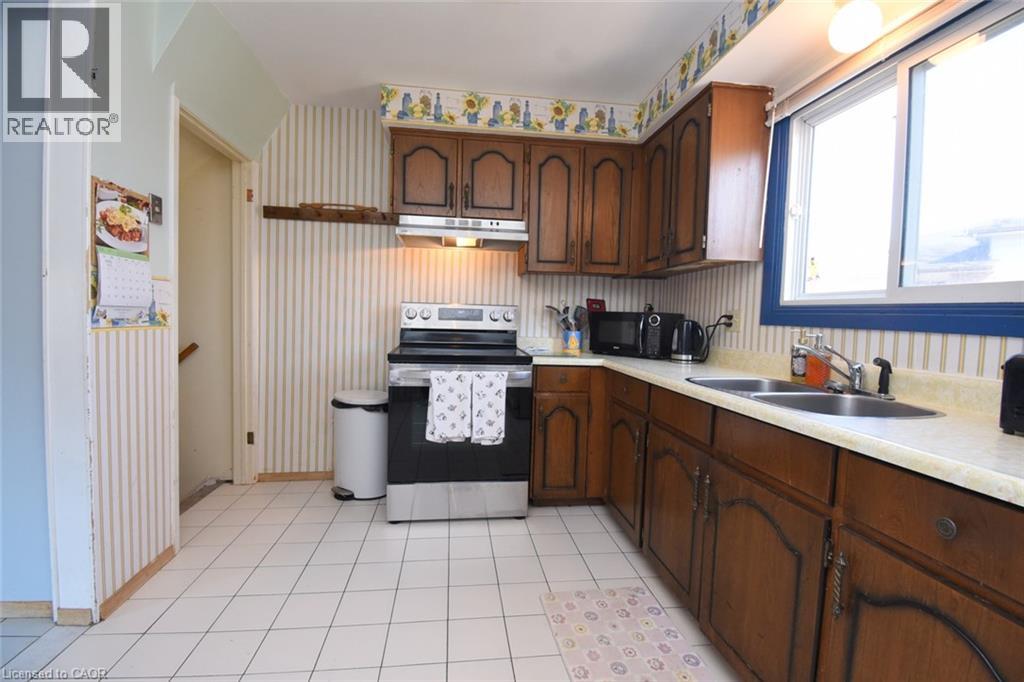 1345 Colonsay Drive, Burlington, Ontario  L7P 2T6 - Photo 11 - 40856628