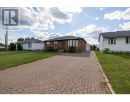 935 Crawford PL, Thunder Bay, Ontario