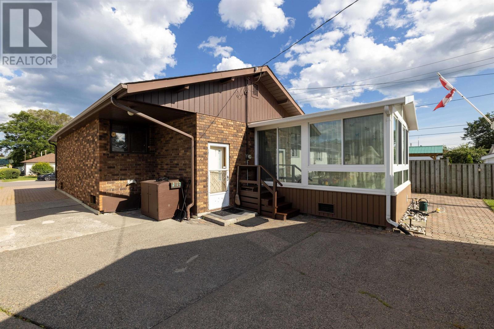 935 Crawford Pl, Thunder Bay, Ontario  P7E 3C8 - Photo 4 - TB2602356
