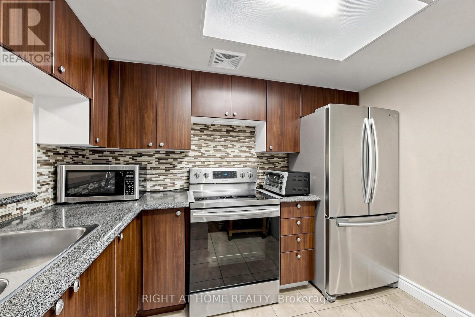 Ph9 - 300 Webb Drive, Mississauga, Ontario L5B 3W3 - Photo 10 - W13572740
