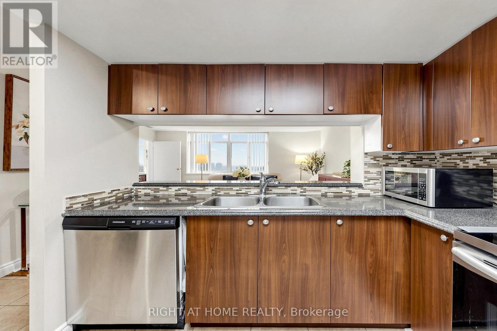 Ph9 - 300 Webb Drive, Mississauga, Ontario L5B 3W3 - Photo 9 - W13572740