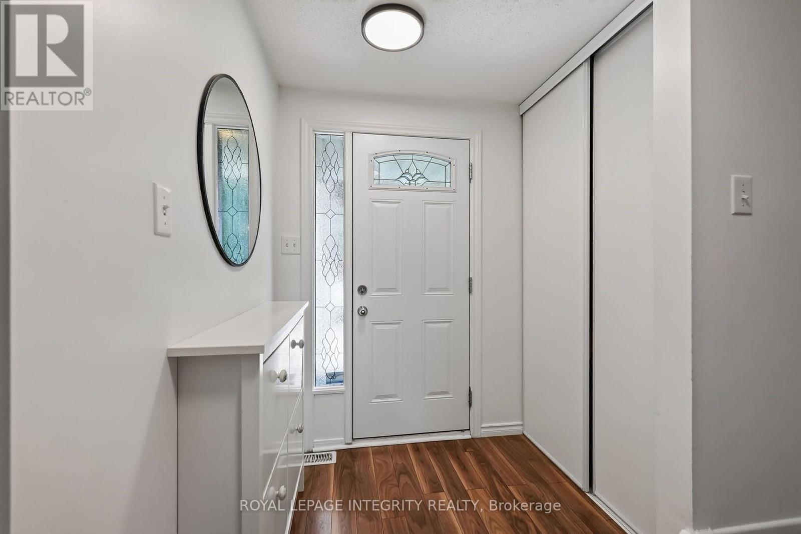 1723 Lafrance Drive, Ottawa, Ontario K1E 2H1 - Photo 3 - X13698964