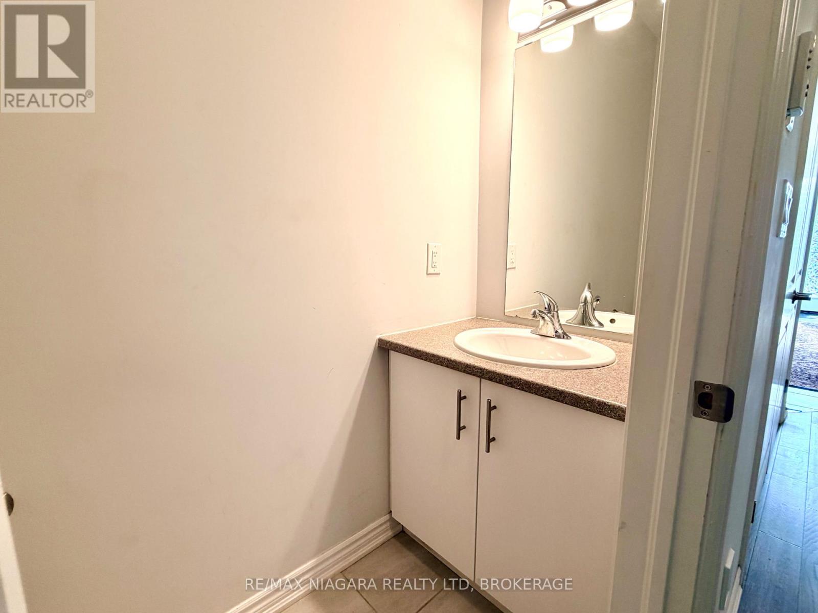 Main - 237 Louise Street, Welland, Ontario  L3B 0H8 - Photo 10 - X13698920
