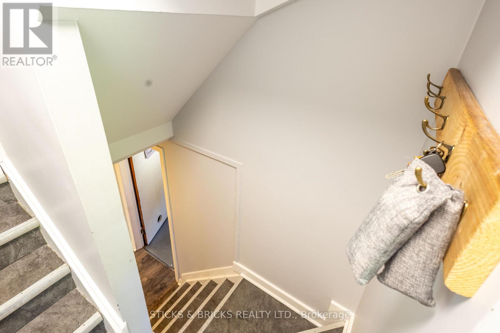 6088 Dorchester Road, Niagara Falls, Ontario  L2G 5T2 - Photo 25 - X13698948