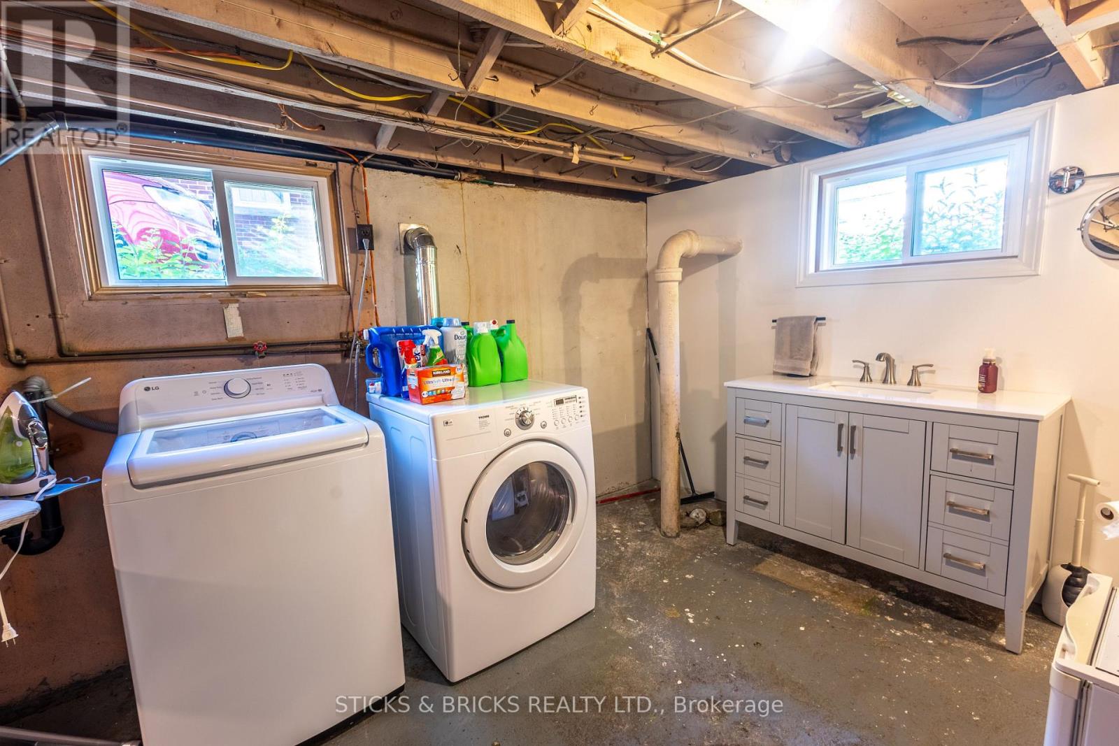 6088 Dorchester Road, Niagara Falls, Ontario  L2G 5T2 - Photo 26 - X13698948