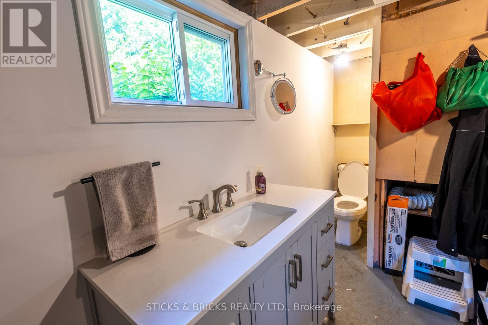 6088 Dorchester Road, Niagara Falls, Ontario  L2G 5T2 - Photo 27 - X13698948