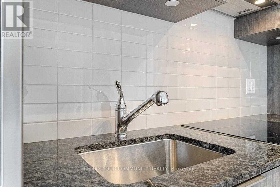 1212 - 11 Wellesley Street W, Toronto, Ontario  M4Y 0G4 - Photo 12 - C13698912