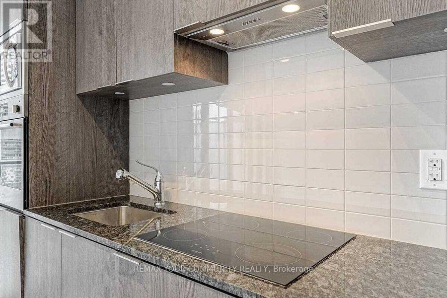 1212 - 11 Wellesley Street W, Toronto, Ontario  M4Y 0G4 - Photo 13 - C13698912