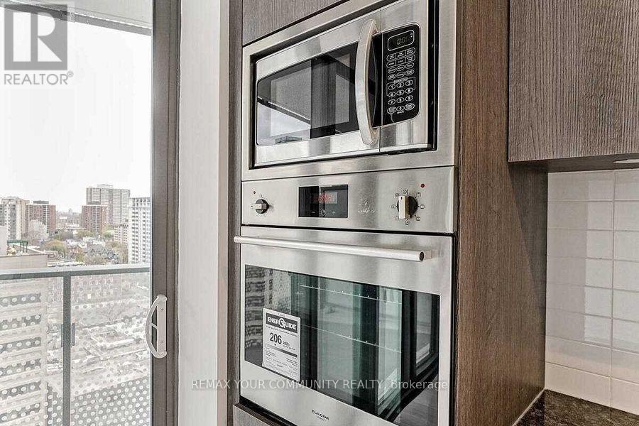 1212 - 11 Wellesley Street W, Toronto, Ontario  M4Y 0G4 - Photo 14 - C13698912