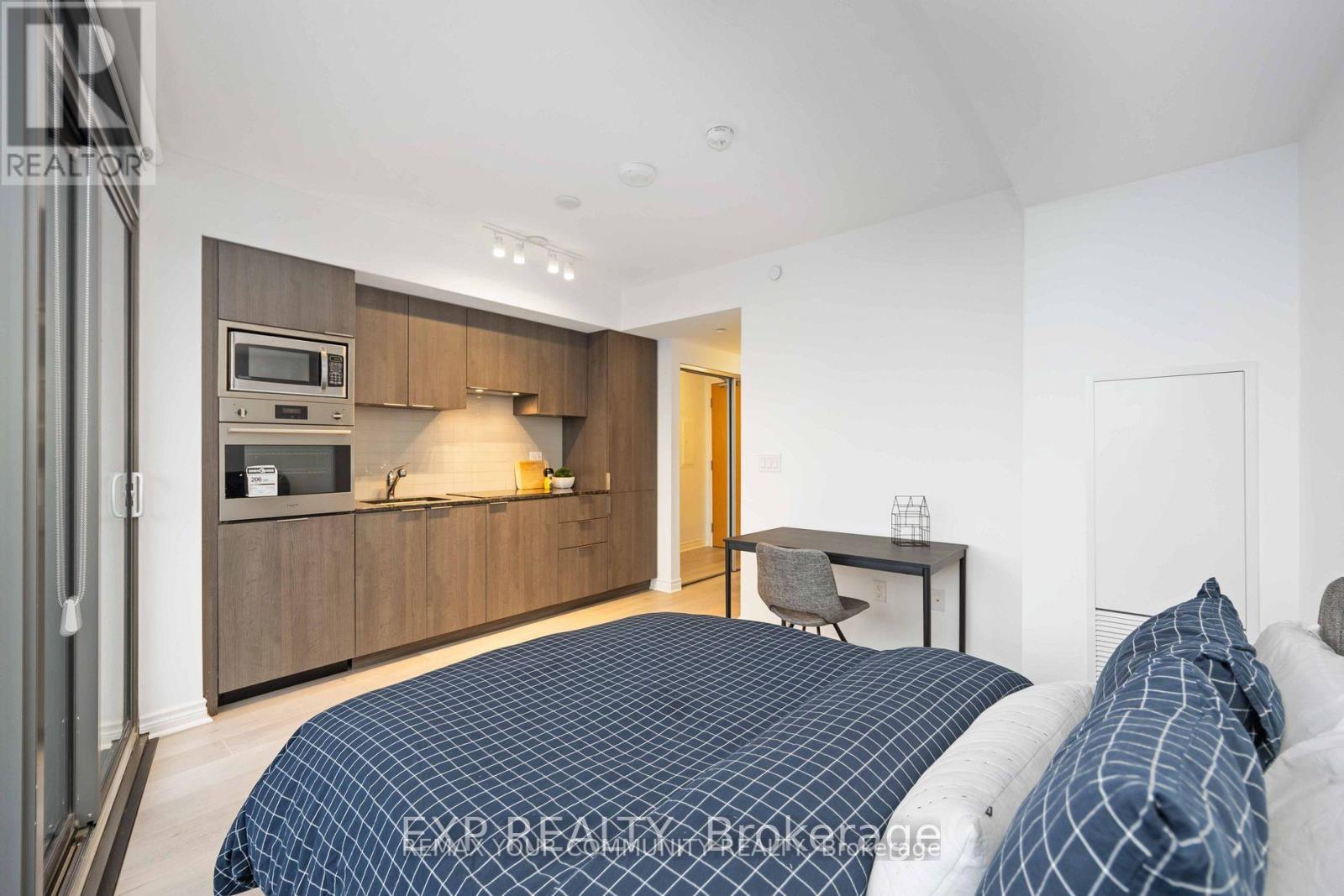 1212 - 11 Wellesley Street W, Toronto, Ontario  M4Y 0G4 - Photo 18 - C13698912