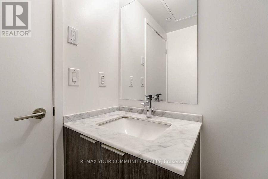 1212 - 11 Wellesley Street W, Toronto, Ontario  M4Y 0G4 - Photo 24 - C13698912