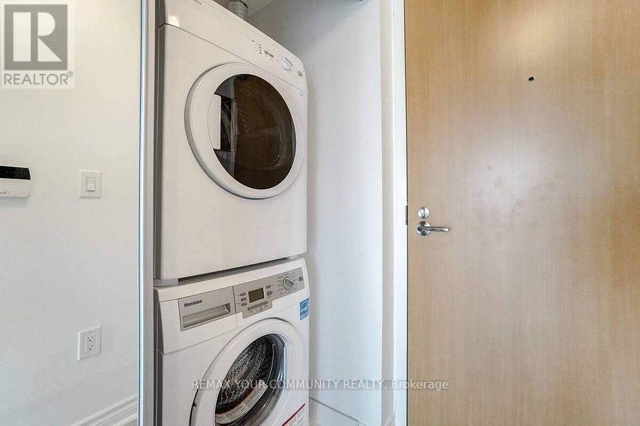 1212 - 11 Wellesley Street W, Toronto, Ontario  M4Y 0G4 - Photo 7 - C13698912