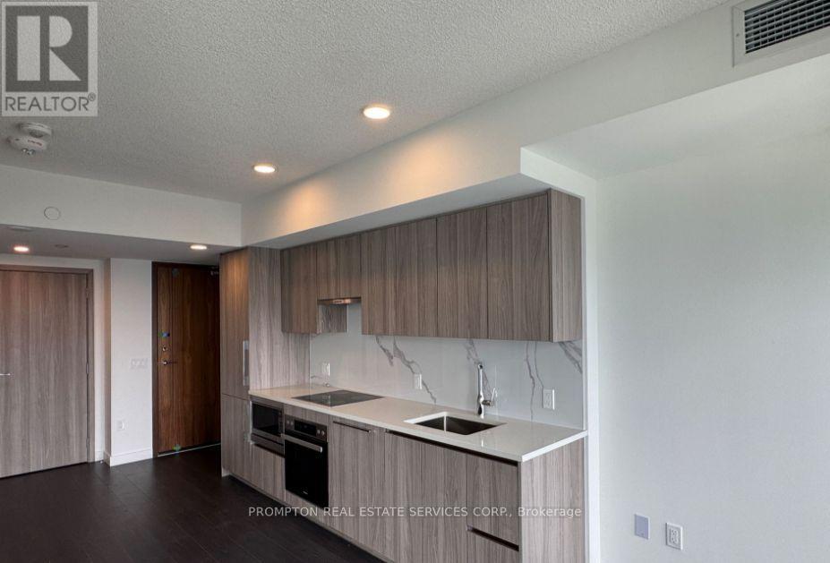 3915 - 3 Concord Cityplace Way, Toronto, Ontario  M5V 0X4 - Photo 6 - C13698972
