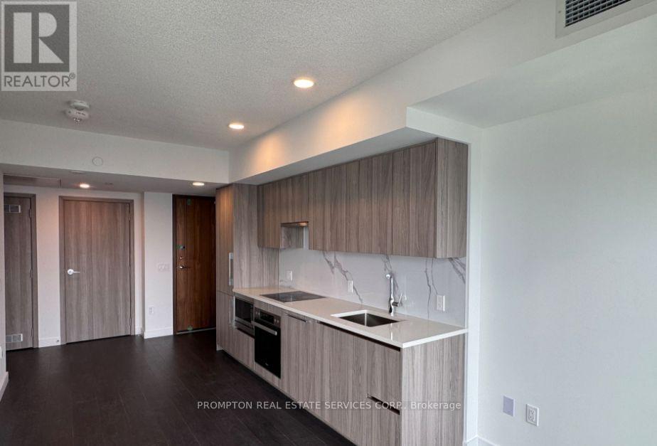 3915 - 3 Concord Cityplace Way, Toronto, Ontario  M5V 0X4 - Photo 7 - C13698972