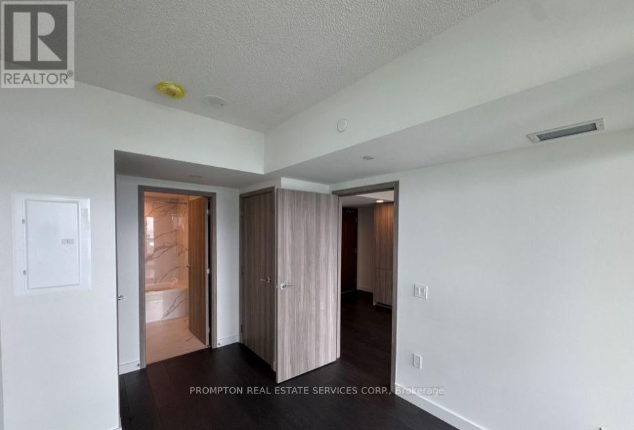 3915 - 3 Concord Cityplace Way, Toronto, Ontario  M5V 0X4 - Photo 8 - C13698972
