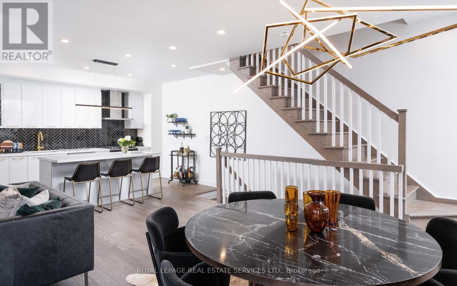 2 - 169 Jones Avenue, Toronto, Ontario  M4M 3A2 - Photo 11 - E13698916
